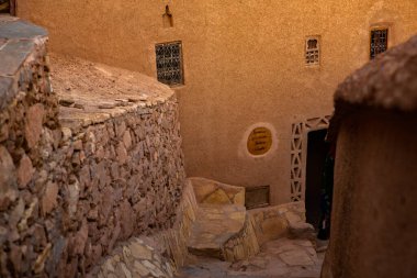 Fas 'tan Kasbah Ait Ben Haddou. Sahra Çölü 'nden kaleler ve geleneksel kil evler. 