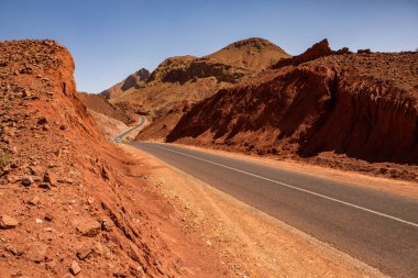 Fas, Afrika 'da geleneksel renkli küçük cadde