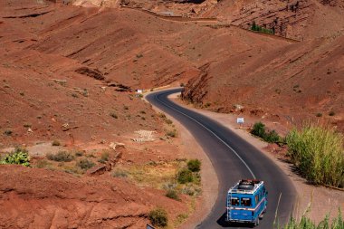 Fas, Afrika 'da geleneksel renkli küçük cadde