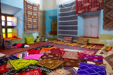 Fas, Afrika 'da geleneksel renkli küçük cadde