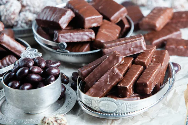 Auswahl Köstlichen Schokoladenbonbons Hintergrund Schokoladenbonbons Isoliert — Stockfoto