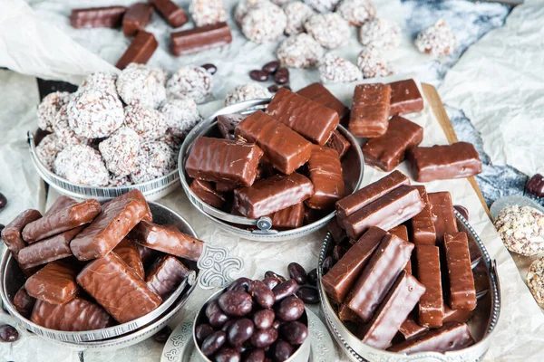 Auswahl Köstlichen Schokoladenbonbons Hintergrund Schokoladenbonbons Isoliert — Stockfoto