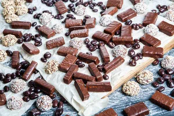 Auswahl Köstlichen Schokoladenbonbons Hintergrund Schokoladenbonbons Isoliert — Stockfoto