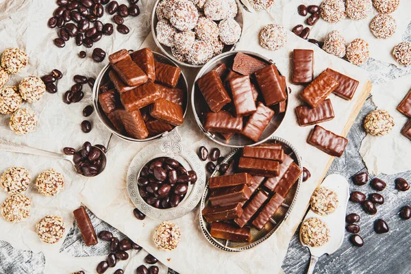 Auswahl Köstlichen Schokoladenbonbons Hintergrund Schokoladenbonbons Isoliert — Stockfoto
