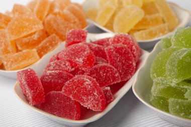 Bir sürü marmelatlı şeker ya da jöleli şeker.