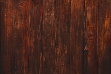 Düğümlü ve tırnak delikli klasik kahverengi ahşap arka plan dokusu. Eski boyalı ahşap duvar. Kahverengi soyut arka plan. Klasik, koyu renk, yatay tahtalar. Kopyalama alanı ile ön görünüm