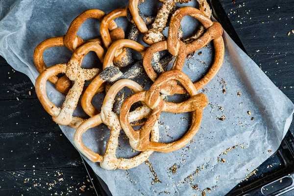 Pretzels Suaves Caseros Frescos Preparados Diferentes Tipos Rosquillas Horno Con —  Fotos de Stock