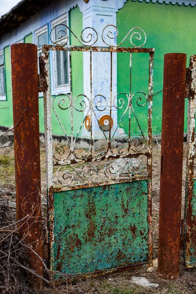 摩尔多瓦Rogojeni村美丽的传统摩尔多瓦彩色住房 — 图库照片
