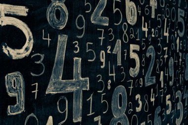 Rakamların geçmişi. Sıfırdan dokuza kadar. Sayıların dokusu. Mali veri kavramı. Matematik. Sayılarla kusursuz desen. finansal kriz konsepti. İş başarısı.