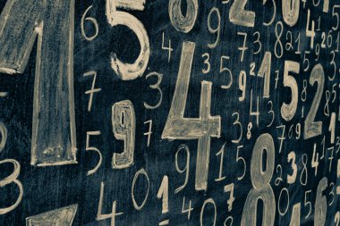 Rakamların geçmişi. Sıfırdan dokuza kadar. Sayıların dokusu. Mali veri kavramı. Matematik. Sayılarla kusursuz desen. finansal kriz konsepti. İş başarısı.