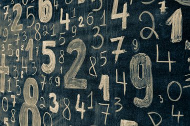 Rakamların geçmişi. Sıfırdan dokuza kadar. Sayıların dokusu. Mali veri kavramı. Matematik. Sayılarla kusursuz desen. finansal kriz konsepti. İş başarısı.