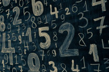 Rakamların geçmişi. Sıfırdan dokuza kadar. Sayıların dokusu. Mali veri kavramı. Matematik. Sayılarla kusursuz desen. finansal kriz konsepti. İş başarısı.