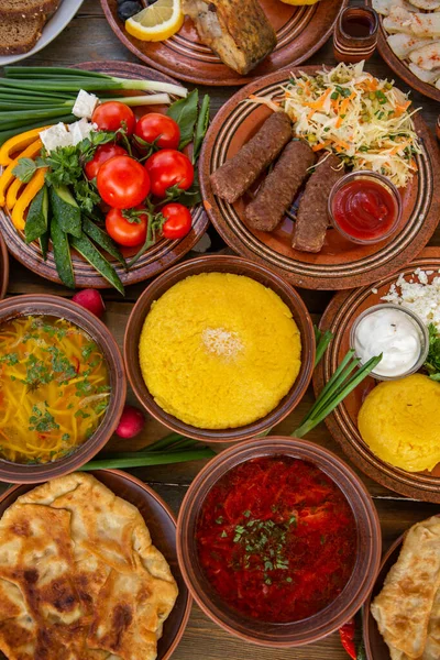 Comida Romena Caseira Com Tortas Polenta Borscht Legumes Peixe Carne — Fotografia de Stock