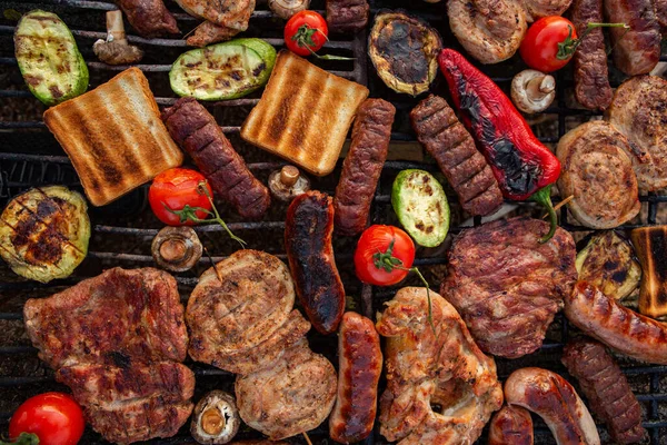 Large Variety Grilled Meat Fire Picnic Meat Sausages Pork Steak — Stock Photo, Image