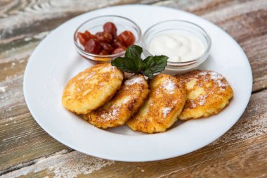 Krep ve yumurtalı ideal kahvaltı.. 