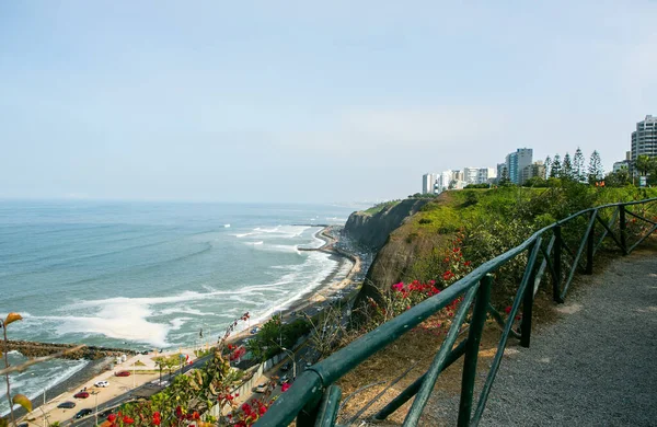 Peru 'nun başkenti Lima' daki güzel koloni binaları ve sokakları.