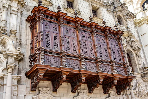 Peru başkentindeki güzel koloni binaları ve sokaklar, LimaEditoryal fotoğraf.