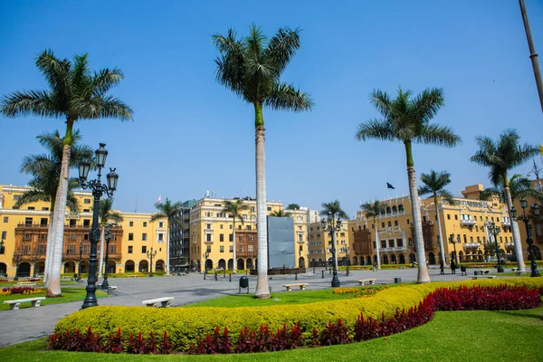 Peru başkentindeki güzel koloni binaları ve sokaklar, LimaEditoryal fotoğraf.