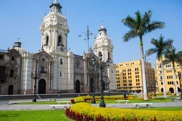 Peru başkentindeki güzel koloni binaları ve sokaklar, LimaEditoryal fotoğraf.