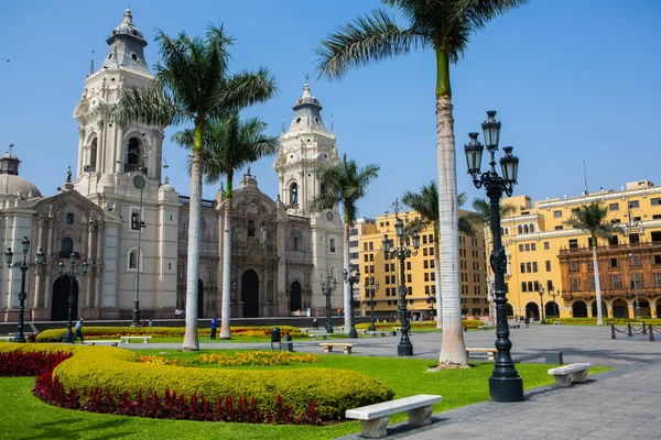 Peru 'nun başkenti Lima' daki güzel koloni binaları ve sokakları.