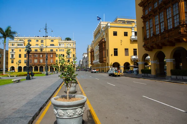 Peru 'nun başkenti Lima' daki güzel koloni binaları ve sokakları.
