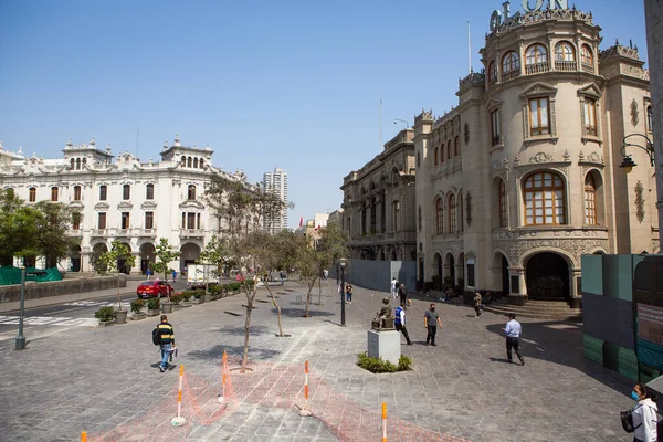 Peru 'nun başkenti Lima' daki güzel koloni binaları ve sokakları.