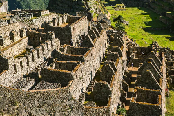 Peru 'daki World Machu Picchu mucizesi. İnka kutsal şehir kalıntılarıyla And Dağları 'nın güzel manzarası. 