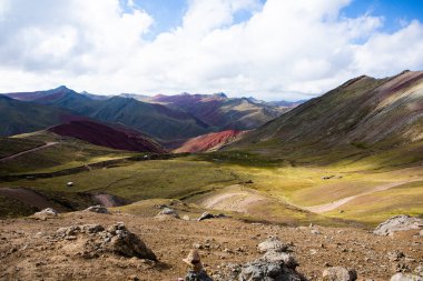 And Dağları, And Dağları veya And Dağları dünyanın en uzun kıta sıradağlarıdır. Peru 'daki güzel dağ manzarası