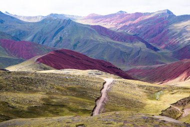 And Dağları, And Dağları veya And Dağları dünyanın en uzun kıta sıradağlarıdır. Peru 'daki güzel dağ manzarası