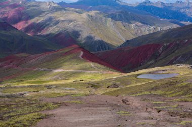And Dağları, And Dağları veya And Dağları dünyanın en uzun kıta sıradağlarıdır. Peru 'daki güzel dağ manzarası
