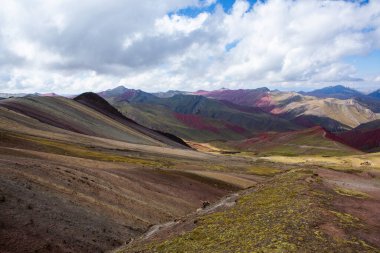 And Dağları, And Dağları veya And Dağları dünyanın en uzun kıta sıradağlarıdır. Peru 'daki güzel dağ manzarası