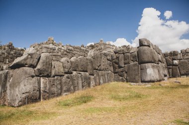 Cusco, Peru 'daki Sacsayhuaman kalesi. Taş duvar arkaplanı.