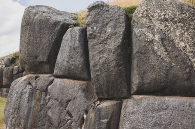 Cusco, Peru 'daki Sacsayhuaman kalesi. Taş duvar arkaplanı.