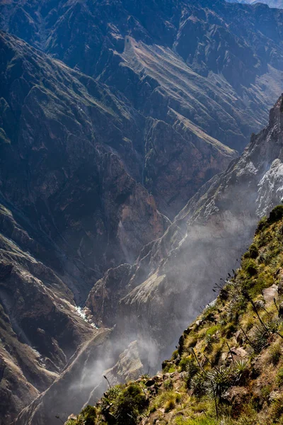 Widok Kanion Colca Peru Jest Jeden Najgłębszych Kanionów Świecie Piękna — Zdjęcie stockowe