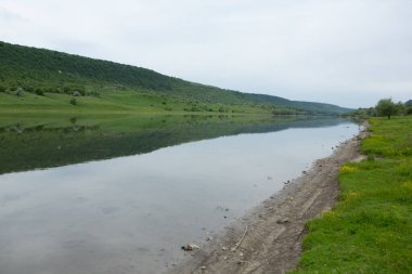 Stroiesti köyü, Moldova Cumhuriyeti 'nin Dinyester Nehri kıyısında yer alan çok pitoresk bir kırsal kasabadır.