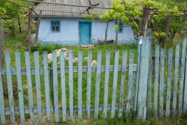 Stroiesti köyü, Moldova Cumhuriyeti 'nin Dinyester Nehri kıyısında yer alan çok pitoresk bir kırsal kasabadır.