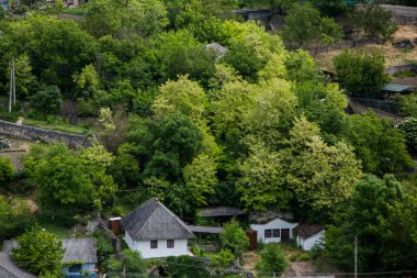 Stroiesti köyü, Moldova Cumhuriyeti 'nin Dinyester Nehri kıyısında yer alan çok pitoresk bir kırsal kasabadır.