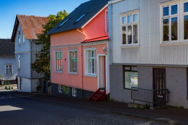 İzlanda 'nın başkenti Reykjavik' te renkli evler ve binalar. 