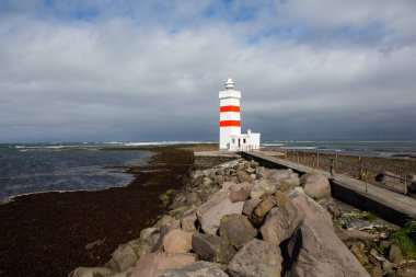 Yazın İzlanda 'da çok güzel bir manzara. Volkanik bir adada masum doğa