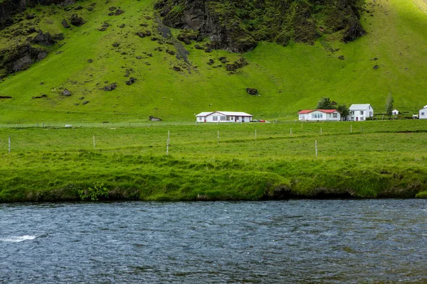 Paisagem Pitoresca Com Natureza Verde Islândia Durante Verão Imagem Com — Fotografia de Stock