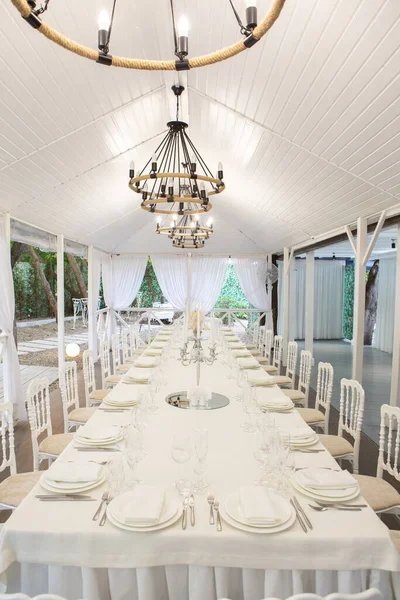 Empty Banquet Hall Ready Receive Guests Summer Terrace White Festive — Stock fotografie