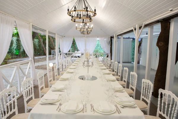 Empty Banquet Hall Ready Receive Guests Summer Terrace White Festive — Stock Fotó
