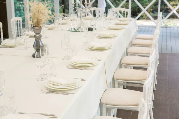 Empty Banquet Hall Ready Receive Guests Summer Terrace White Festive — стоковое фото