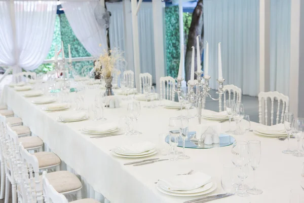 Empty Banquet Hall Ready Receive Guests Summer Terrace White Festive — стоковое фото