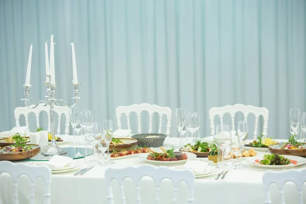 Empty Banquet Hall Ready Receive Guests Summer Terrace White Festive — Fotografia de Stock