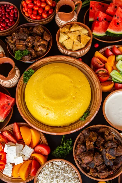 Homemade Romanian Food Polenta Meat Cheese Vegetables Delicious Corn Porridge — Foto Stock