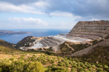 Yunanistan 'ın Girit adasından güzel bir manzara fotoğrafı. Girit 'ten yaz doğası. Akdeniz 'den soğuk turizm