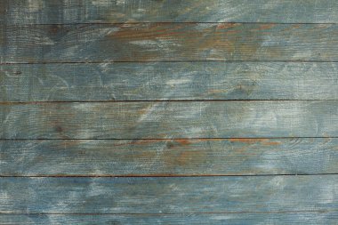 Düğümlü ve tırnak delikli klasik ahşap arka plan dokusu. Eski boyalı ahşap duvar. Ahşap, koyu renk yatay tahtalar. Kopyalama alanı ile ön görünüm. 
