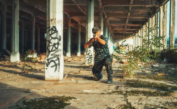 El endüstrisi binasında yumuşak eller..