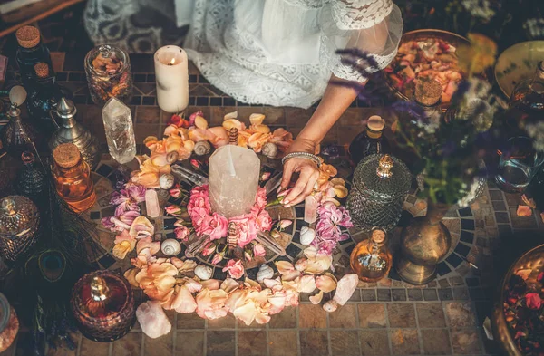 Beautiful Altar Crystals Rose Flowers — Stockfoto